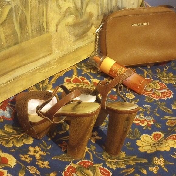 COPY - Bakers Brown Leather Sandal Heels!* - Picture 3 of 5